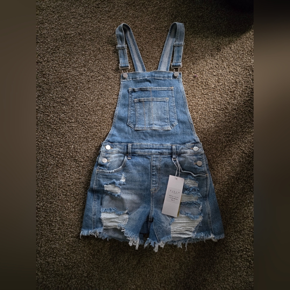 Overall shorts